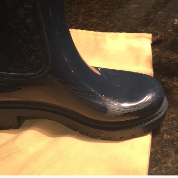 LV rain boots - Picture 4 of 5